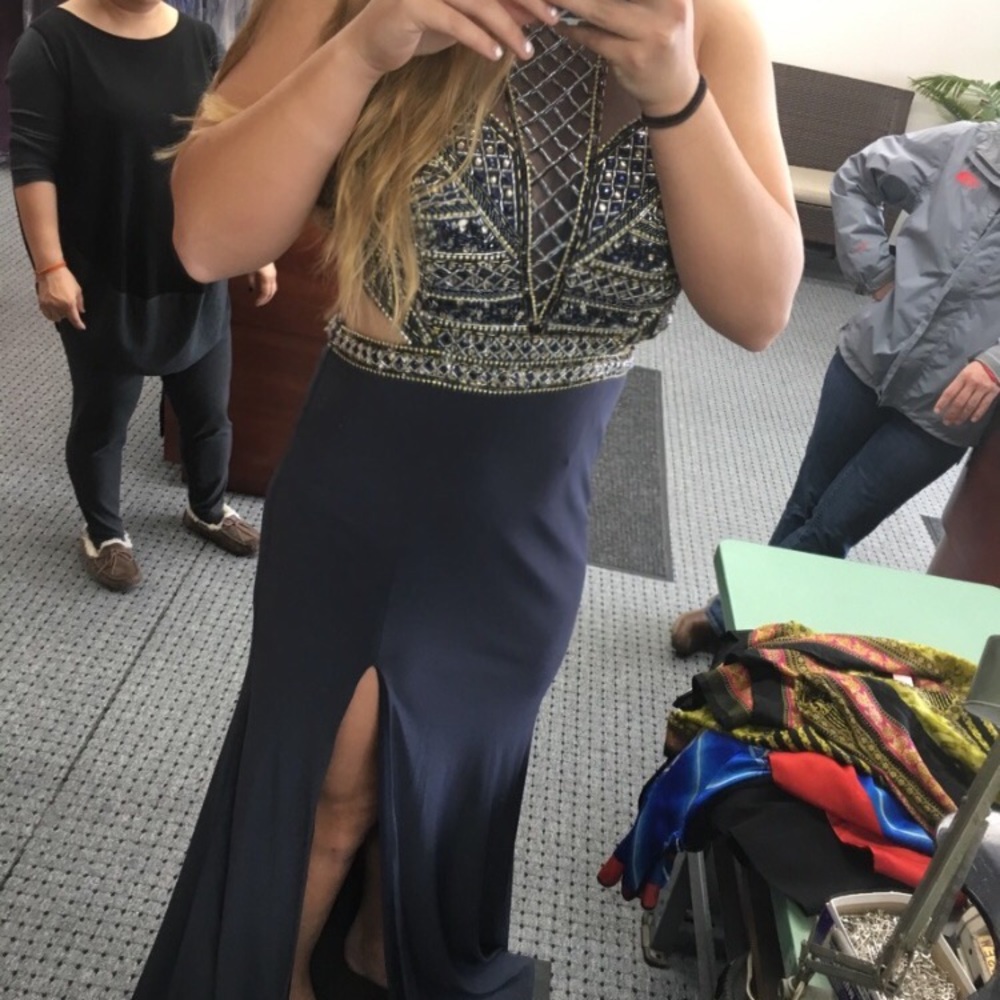 Prom dress - Picture 2 of 3